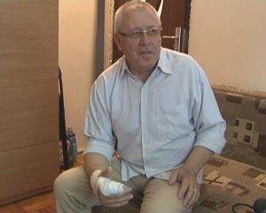 SPITALUL JUDEŢEAN SE FACE IAR DE RÂS. UNUI BUZOIAN NU I SE POATE SCOATE O AŞCHIE DIN DEGET