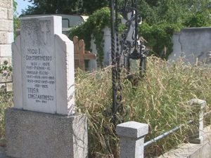 E CONSIDERAT CTITORUL BUZĂULUI MODERN. DE MORMÂNTUL SĂU NU SE MAI ÎNGRIJEŞTE NIMENI