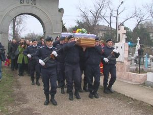 PETRE CORNELIU CĂTUNEANU A FOST ÎNMORMÂNTAT. SUTE DE OAMENI L-AU CONDUS PE ULTIMUL DRUM