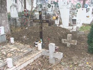 PROFANARE SAU NEPĂSARE? EROUL ŞI-A PRIMIT CRUCEA ÎNAPOI