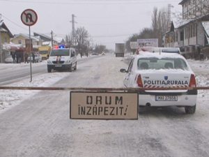 URMĂRILE CODULUI ROŞU LA BUZĂU. VISCOL ŞI DRUMURI ÎNCHISE ÎN TOT JUDEŢUL