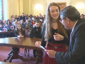 PREMII PENTRU OLIMPICI. CEI MAI BUNI ELEVI ŞI PROFESORI AU FOST PREMIAŢI 