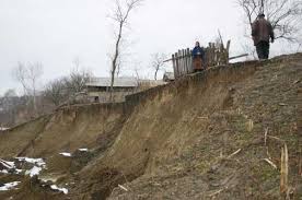 ALUNECĂRI DE TEREN GRAVE ÎN JUDEŢ LA MĂGURA, SĂRULEŞTI, RACOVIŢENI ŞI COLŢI