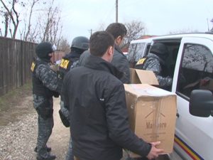 DESCINDERI LA CONTRABANDIŞTI DE ŢIGĂRI