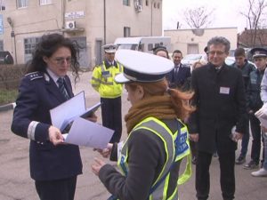 POLIŢIŞTI PENTRU O ZI