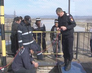 FEMEIE DE AFACERI, SINUCISĂ ÎN CANALUL DE IRIGATII TRECEA PRINTR-O DEPRESIE CAUZATĂ DE PROBLEMELE FINANCIARE.