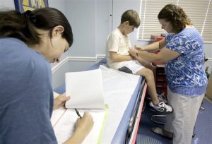 ELEVII SĂ FIE VACCINAŢI LA MEDICUL DE FAMILIE? 