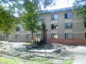 FORAJ LA BLOC ÎN LOC DE COMPANIA DE APĂ ? IATĂ CE SPUNE UN SPECIALIST
