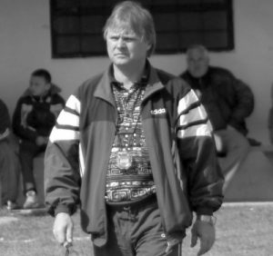 A MURIT ÎNCĂ O LEGENDĂ A GLORIEI: FUNDAŞUL DREAPTA PETRE COMĂNESCU