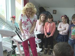 DE PLĂCERE LA DENTIST