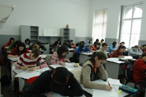 DUPĂ 2 SĂPTĂMÂNI DE VACANŢĂ, URMEAZĂ 2 LUNI DE ŞCOALĂ