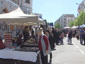 TÂRG LA PRIMĂRIE