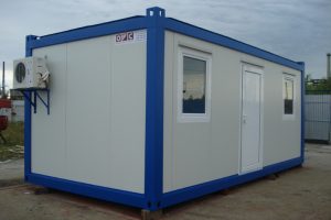 ODISEE DE BUZĂU. 3 CONTAINERE – LOCUINŢĂ ŞI-AU GĂSIT AMPLASAMENTUL.