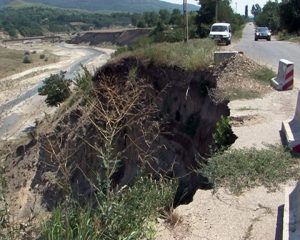 PE DJ 203 K ÎNTÂRZIE LUCRĂRILE. ABIA ACUM SE PREGĂTEŞTE PROIECTAREA.