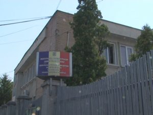LOVITURĂ PENTRU MAFIA PERMISELOR DE LA BUZĂU. DOI EXAMINATORI ŞI UN PATRON DE ŞCOALĂ DE ŞOFERI, DUŞI LA AUDIERI 