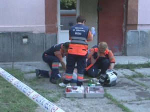 UN MEDIC MILITAR S-A ARUNCAT DE LA ETAJ. BĂRBATUL A INTRAT ÎN DEPRESIE DUPĂ DECESUL SOŢIEI 