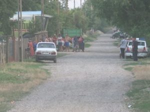 BĂRBAT SPÂNZURAT LA SMEENI. SE BĂNUIEŞTE CĂ SUFEREA DE SINGURĂTATE