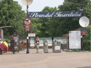 DUNEL: „CINE INTRĂ LA ŞTRAND TREBUIE SĂ PLĂTEASCĂ BILET. CU EXCEPŢIA CELOR CARE PRETIND CĂ AU NEVOIE LA TOALETĂ”