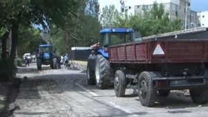 REPARAŢII DUPĂ REPARAŢII. STRĂZILE DIN BUZĂU SUNT PLINE DE CRĂPĂTURI