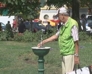 PUŢINE CIŞMELE PUBLICE. BÂRLĂ: „DACĂ ERAU NECESARE BUZOIENII LE-AR FI SOLICITAT”