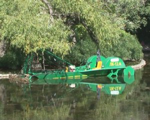 PAUZĂ DE COSIT. MOTOCOSITOARE ACVATICĂ, RUPTĂ DE MUNCĂ
