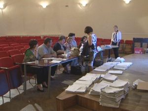 ÎN CĂUTAREA UNEI CATEDRE. S-AU ÎMPĂRŢIT CATEDRELE PENTRU SUPLINITORI