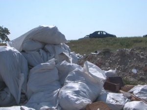 GROPILE DE GUNOI ILEGALE POT FI RECLAMATE PE SITE. AUTORITĂŢILE AU 30 DE ZILE PENTRU A FACE CURĂŢENIE