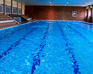 ADIO, BAZIN OLIMPIC LA BUZĂU. CONSILIUL JUDEŢEAN NU ARE BANI SĂ ÎL CUMPERE