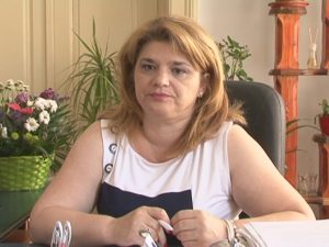 IONELA VOICU PROTESTEAZĂ ÎMPOTRIVA GETEI BURDUCEA, SĂPTĂMÂNA VIITOARE, ÎN FAŢA MINISTERULUI EDUCAŢIEI
