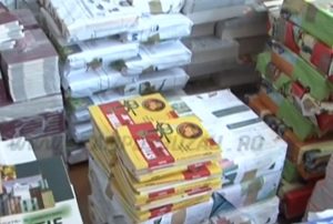 BANI DE MANUALE PENTRU ELEVII DE-A XI-A ŞI A XII-A. PENTRU FIECARE ELEV S-AU REPARTIZAT CÂTE 55 DE LEI 