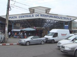 PROTECŢIE ÎMPOTRIVA PLOII. PIAŢA INDUSTRIALĂ VA AVEA ACOPERIŞ NOU