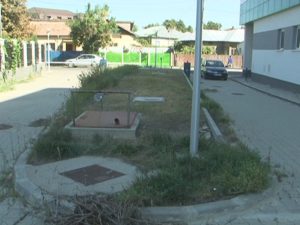 O CLĂDIRE ABANDONATĂ. NU SE ŞTIE CÂND VA FI DESCHISĂ NOUA MATERNITATE