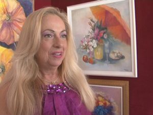 EXPOZIŢIE DE PICTURĂ ŞI SCULPTURĂ ÎN STICLĂ. EXPUNE ARTISTA ROMÂNO – FRANCEZĂ MARIANA APOSTOL