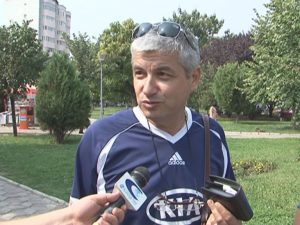 DE CE SUNT DISPUŞI ROMÂNII SĂ MUNCEASCĂ MULT ŞI PE BANI PUŢINI?