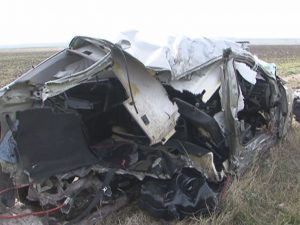 ISPRAVA FINALĂ A UNUI PUŞTI DE 15 ANI. A FURAT MAŞINA, A FĂCUT ACCIDENT ŞI A MURIT