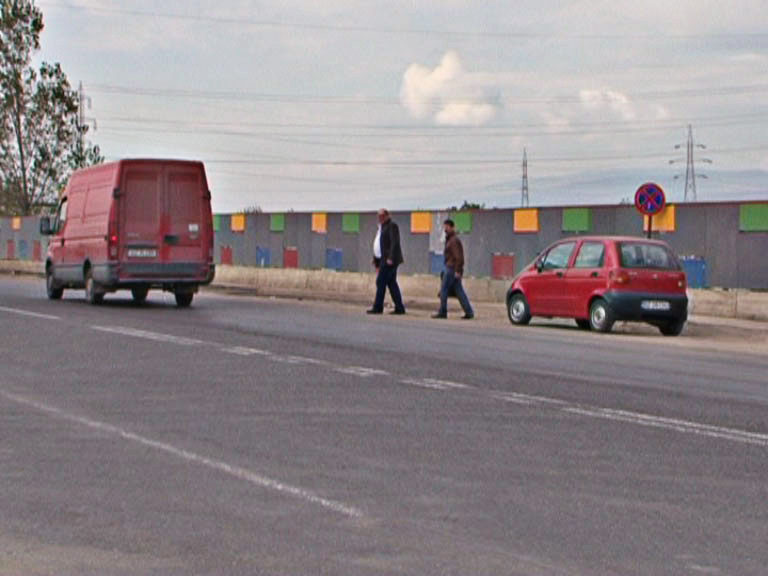 OBLIGAŢI SĂ TREACĂ PE INTERZIS. FĂRĂ TRECERE DE PIETONI PESTE ŞOSEAUA DE CENTURĂ