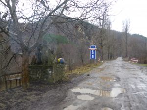 PROMISIUNI PENTRU DRUMUL SPRE COLŢI. LA PRIMĂVARĂ SE VA ASFALTA ŞI CEALALTĂ JUMĂTATE