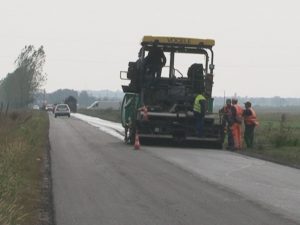 CE DRUMURI SE MAI ASFALTEAZĂ. IATĂ PROIECTELE CONSILIULUI JUDEŢEAN BUZĂU