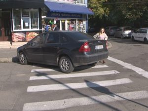 PARCĂRI NESIMŢITE,  TUPEU FĂRĂ MARGINI. „MĂ SCUZAŢI, DAR N-AM VĂZUT INDICATORUL!”