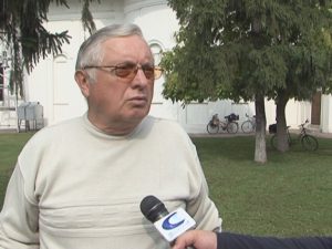 CU CÂT AR TREBUI MĂRITE SALARIILE MEDICILOR?