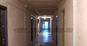 FEMEI BĂTUTE DE DOI CHEFLII LA MIEZUL NOPŢII. VECINELE AU CERUT SĂ SE DEA MUZICA MAI ÎNCET