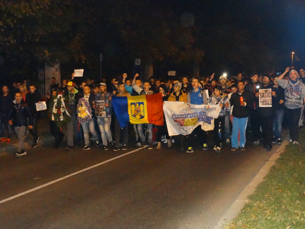 CRUCIADA COPIILOR. ÎN JUR DE O MIE DE ELEVI AU PROTESTAT ASEARĂ LA BUZĂU
