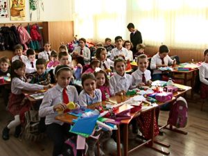 ZIUA ŞCOLII „GEORGE EMIL PALADE”. ELEVII ŞI PĂRINŢII AU MERS ÎMPREUNĂ LA ORE
