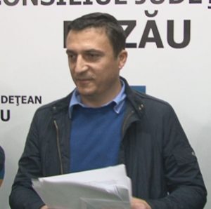 “DEMISIA LUI BÎGIU N-A FOST UNA DE ONOARE”. VALENTIN TĂNASE CREDE CĂ BÎGIU S-A TEMUT DE DESTITUIRE