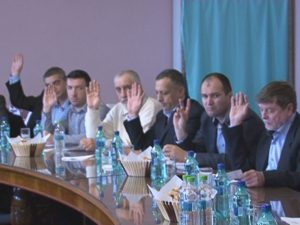 BANI PENTRU PROFESORI ŞI PATRU DUSTERE. ŞEDINŢĂ EXTRAORDINARĂ A CLM BUZĂU