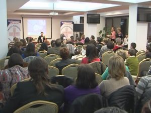 VIS DE CRĂCIUN - SPECTACOL CARITABIL. S-AU STRÎNS BANI PENTRU DOI SPORTIVI ŞI FOTOGRAFUL RĂNIT ÎN COLECTIV