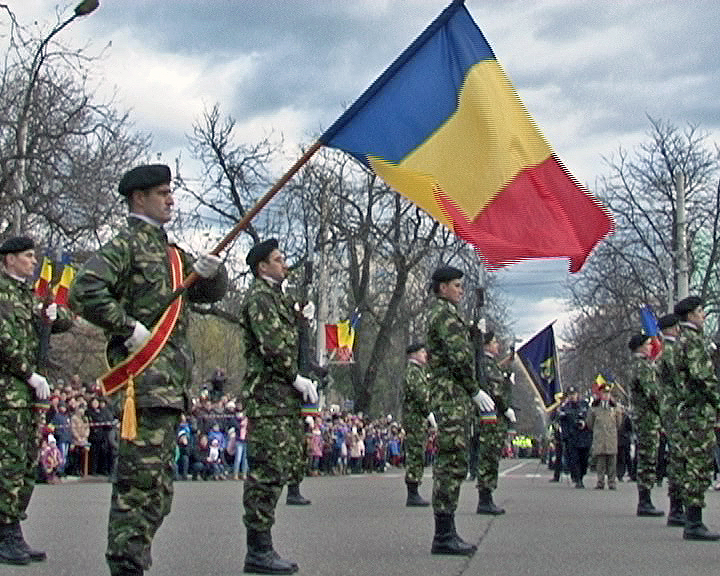 DRILL TEAM - EXERCIŢIU DE PRECIZIE ŞI ÎNDEMÂNARE ÎN MÂNUIREA ARMEI.