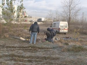 OM AL STRĂZII, GĂSIT MORT, PE TERENUL VIRAN DINTRE CARREFOUR ŞI KAUFLAND