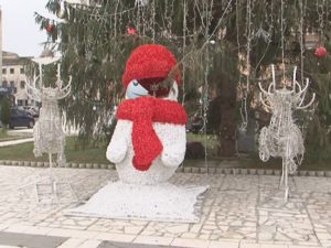 A FOST DESFIGURAT OMUL DE ZĂPADĂ DE PE PLATOU. AUTORII AU SCAPAT DE SISTEMUL DE SUPRAVEGHERE