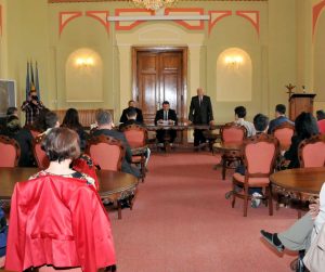 PRIMĂRIA ÎI PREMIAZĂ PE ELEVII MERITUOŞI. SE VOR OFERI PLICURI CU SUME ÎNTRE 200 ŞI 1200 DE LEI